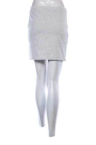 Пола H&M Divided, Размер M, Цвят Сив, Цена 2,04 €