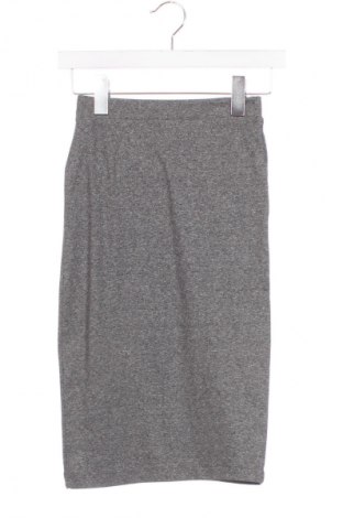 Пола H&M Divided, Размер XS, Цвят Сив, Цена 2,04 €