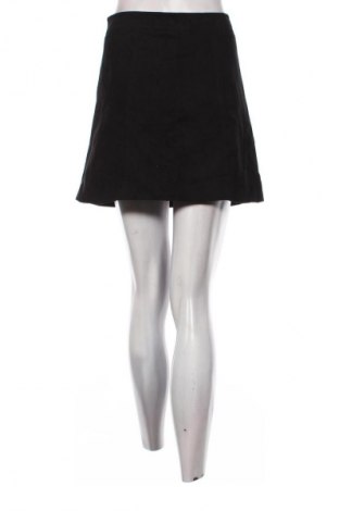 Пола H&M Divided, Размер S, Цвят Черен, Цена 2,04 €