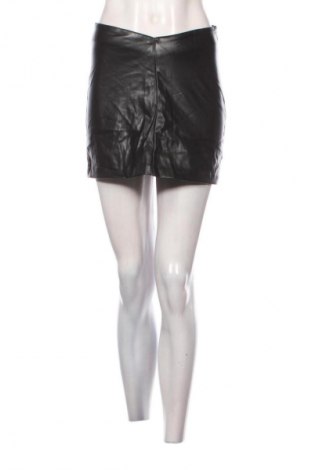 Пола H&M Divided, Размер S, Цвят Черен, Цена 2,04 €