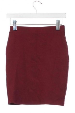 Пола House, Размер XS, Цвят Червен, Цена 2,55 €