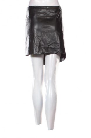 Пола Mango, Размер M, Цвят Черен, Цена 3,06 €