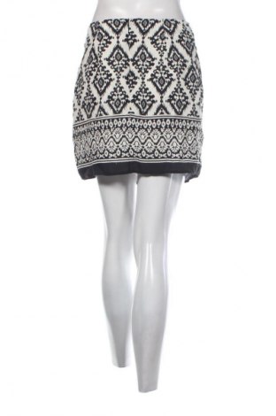 Пола New Look, Размер M, Цвят Многоцветен, Цена 6,13 €