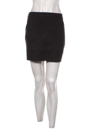 Пола ONLY, Размер S, Цвят Черен, Цена 3,06 €