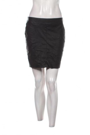 Пола ONLY, Размер M, Цвят Черен, Цена 2,04 €