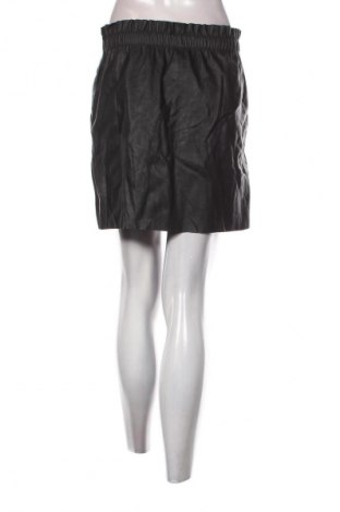 Пола ONLY, Размер M, Цвят Черен, Цена 2,04 €