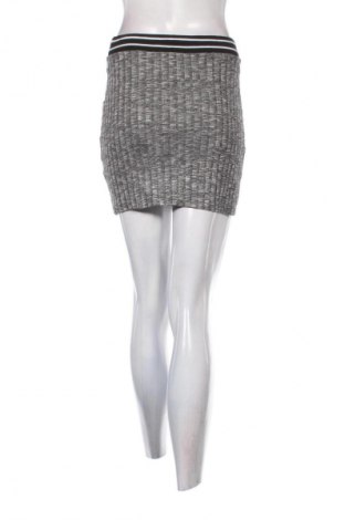 Пола Ole By Koton, Размер M, Цвят Сив, Цена 2,04 €