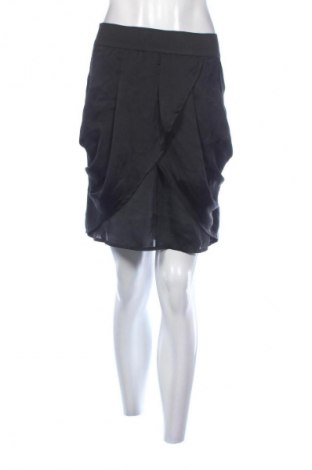 Пола Paprika, Размер M, Цвят Черен, Цена 2,55 €