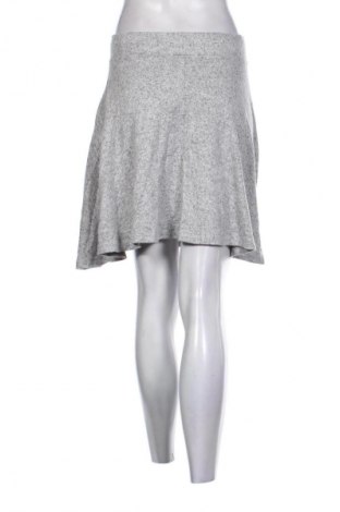 Пола Reserved, Размер S, Цвят Сив, Цена 4,60 €