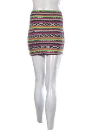 Пола Review, Размер S, Цвят Многоцветен, Цена 2,04 €