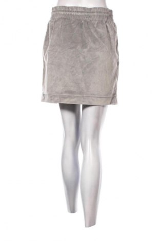 Пола Sisters, Размер M, Цвят Сив, Цена 2,04 €