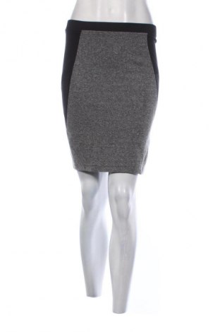 Пола Stradivarius, Размер M, Цвят Многоцветен, Цена 2,04 €