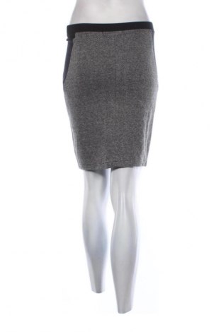 Пола Stradivarius, Размер M, Цвят Многоцветен, Цена 2,04 €