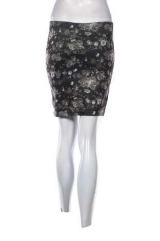 Пола Unbranded, Размер S, Цвят Многоцветен, Цена 2,04 €