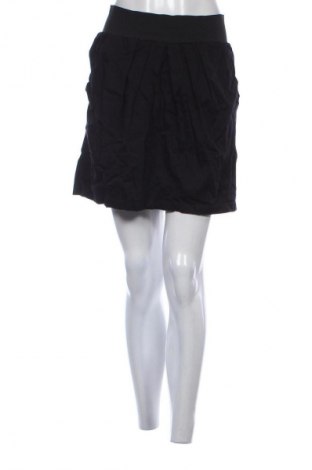 Пола Vero Moda, Размер L, Цвят Черен, Цена 2,04 €