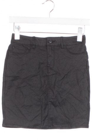 Пола Vero Moda, Размер XS, Цвят Черен, Цена 2,04 €