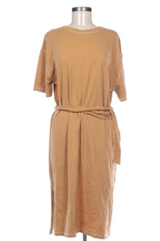 Rochie Bershka, Mărime L, Culoare Bej, Preț 40,81 Lei