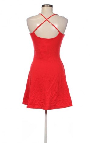 Рокля Clockhouse, Размер M, Цвят Червен, Цена 2,55 €