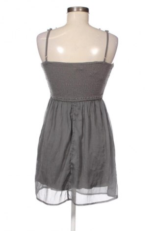 Kleid Hollister, Größe M, Farbe Grau, Preis € 5,99