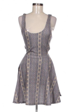 Рокля Pull&Bear, Размер M, Цвят Многоцветен, Цена 2,55 €