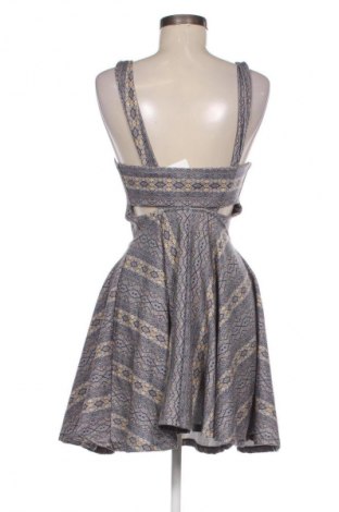 Рокля Pull&Bear, Размер M, Цвят Многоцветен, Цена 2,55 €