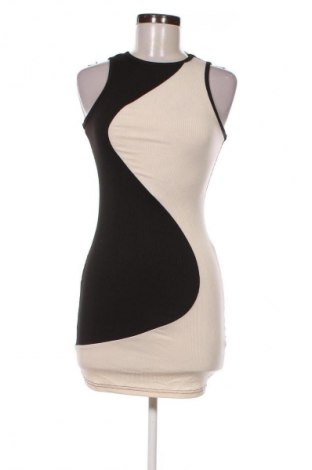 Рокля SHEIN, Размер S, Цвят Многоцветен, Цена 4,60 €