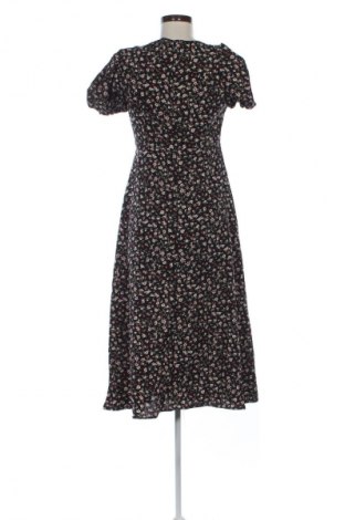 Рокля SHEIN, Размер M, Цвят Многоцветен, Цена 4,60 €