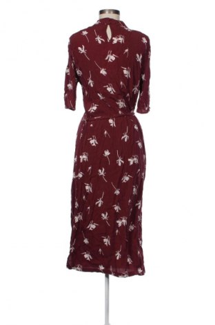 Kleid Saint Tropez, Größe M, Farbe Rot, Preis 11,99 €