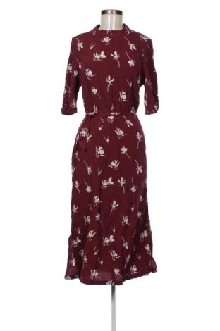 Kleid Saint Tropez, Größe M, Farbe Rot, Preis 11,99 €