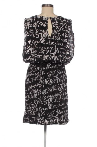 Ruha VILA, Méret M, Szín Sokszínű, Ár 1 689 Ft