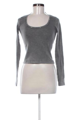 Bluză de femei Bershka, Mărime M, Culoare Gri, Preț 86,99 Lei, #137189276
