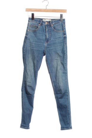 Damskie jeansy Bershka, Rozmiar XS, Kolor Niebieski, Cena 70,97 zł, #137114441