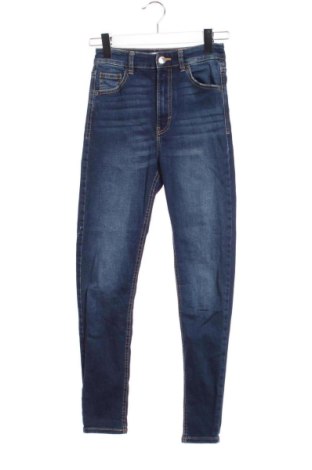 Дамски дънки Pull&Bear, Размер XS, Цвят Син, Цена 27,68 €, #137140856