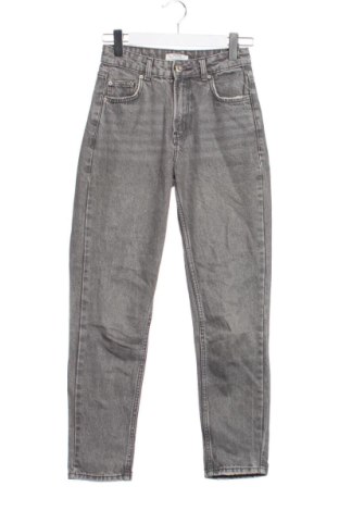 Dámské džíny  Bershka, Velikost XS, Barva Šedá, Cena  222,00 Kč, #137148586