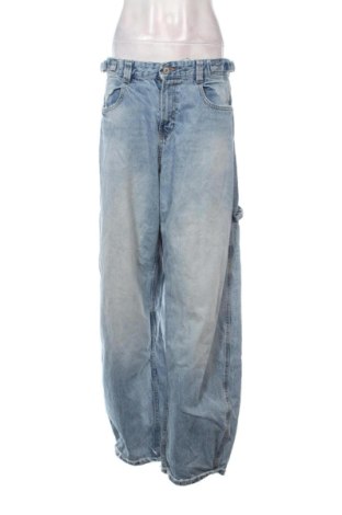 Blugi de femei Bershka, Mărime L, Culoare Albastru, Preț 80,99 Lei, #137148698
