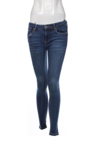 Дамски дънки Zara, Размер S, Цвят Син, Цена 18,91 €, #137153241