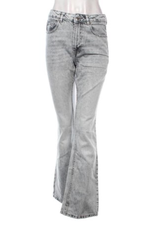 Blugi de femei Stradivarius, Mărime S, Culoare Gri, Preț 57,99 Lei, #137170610