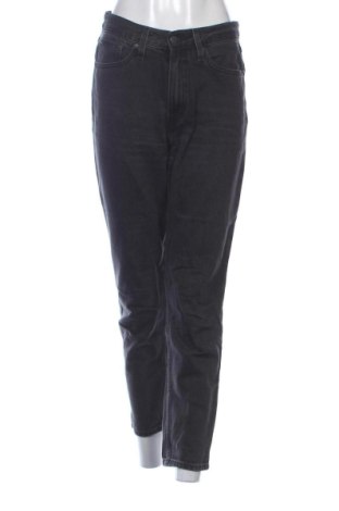 Дамски дънки Levi's, Размер M, Цвят Сив, Цена 32,00 €, #137173349
