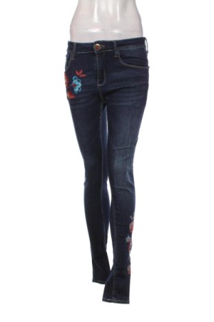 Blugi de femei Desigual, Mărime M, Culoare Albastru, Preț 233,99 Lei, #137173972
