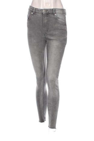Dámske džínsy  Bershka, Veľkosť S, Farba Sivá, Cena  15,00 €, #137192502