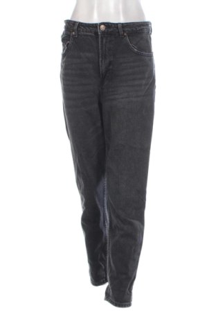 Blugi de femei Bershka, Mărime M, Culoare Gri, Preț 47,24 Lei, #137232494