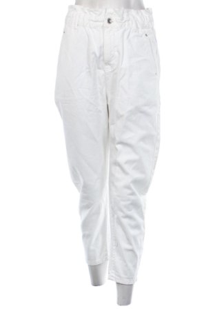 Blugi de femei Zara, Mărime S, Culoare Alb, Preț 62,99 Lei, #137252085
