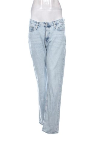 Damskie jeansy Calvin Klein Jeans, Rozmiar L, Kolor Niebieski, Cena 232,84 zł, #137198276