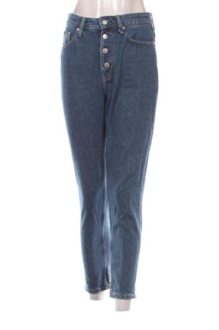 Дамски дънки Calvin Klein, Размер S, Цвят Син, Цена 39,03 €, #137141196