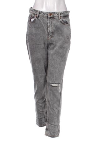 Damskie jeansy Bershka, Rozmiar L, Kolor Szary, Cena 67,74 zł, #137191296