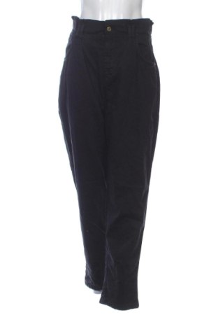 Дамски дънки Bershka, Размер M, Цвят Черен, Цена 15,59 €, #137205713