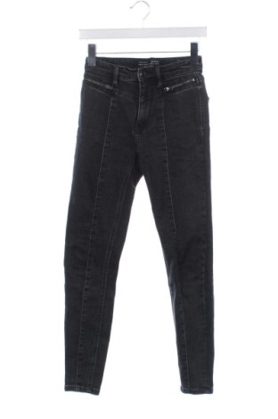 Dámske džínsy  Stradivarius, Veľkosť XS, Farba Čierna, Cena  27,62 €, #137228160