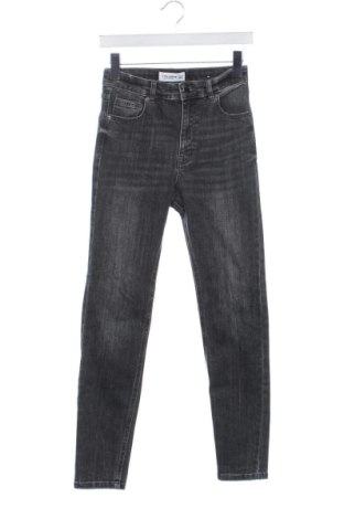 Dámske džínsy  Pull&Bear, Veľkosť XS, Farba Sivá, Cena  9,00 €, #137228863