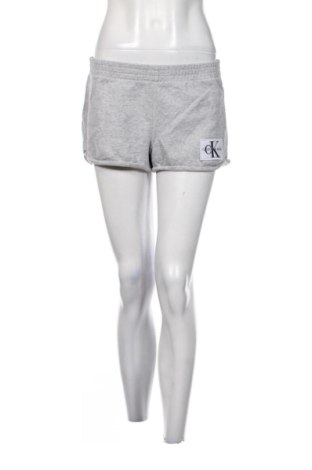 Damen Shorts Calvin Klein, Größe M, Farbe Grau, Preis € 20,99, #137141038