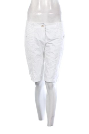 Pantaloni scurți de femei S.Oliver, Mărime S, Culoare Alb, Preț 48,99 Lei, #137169744
